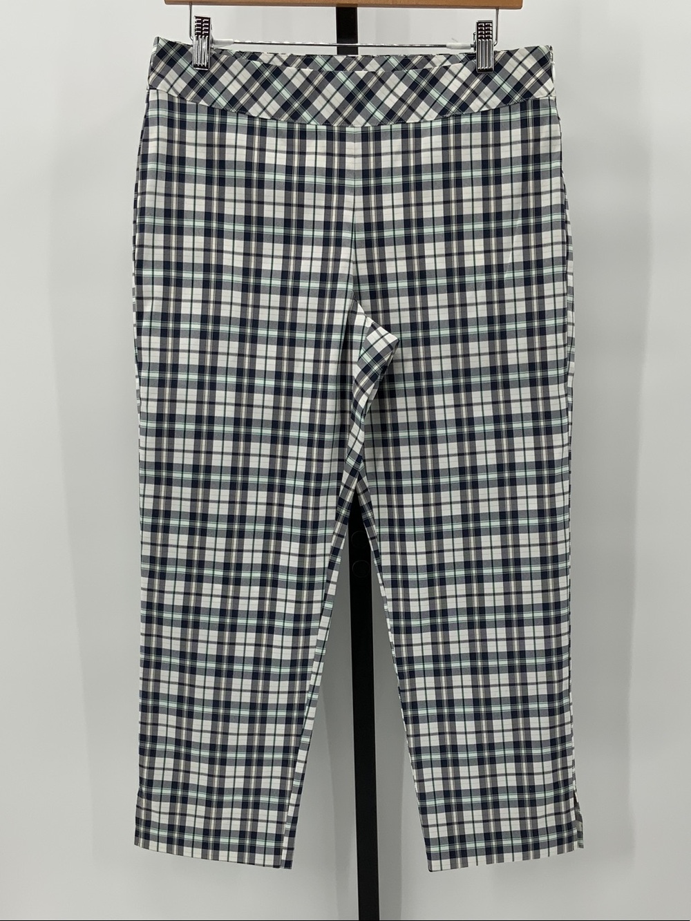 Izod Blue and White Plaid Cropped Pants